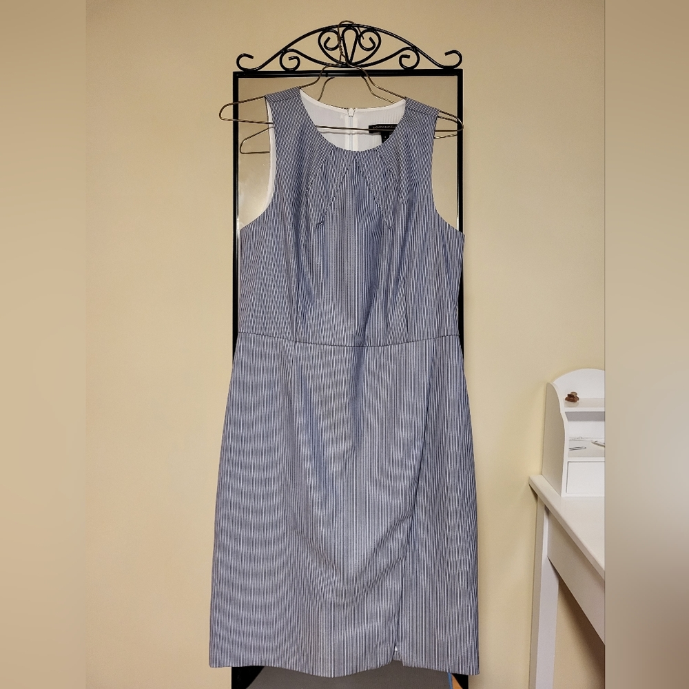 Banana Republic Blue and White Dress (size 6)